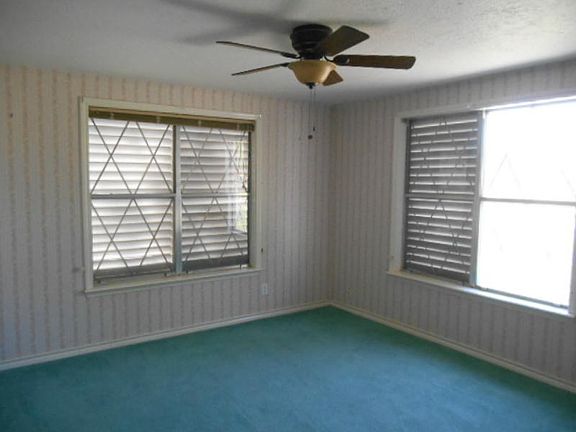 4th image of 704 Washington Ave