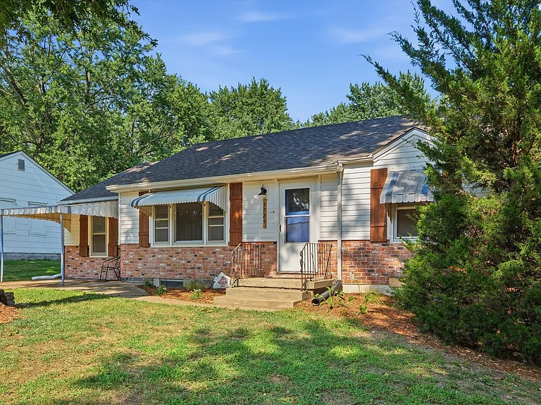 7725 Robinson St — Photo 3