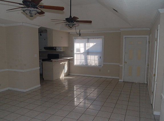 3rd image of 205 Dogwood Dr