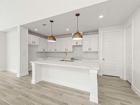 5th image of 218 Sierra Stream Ln