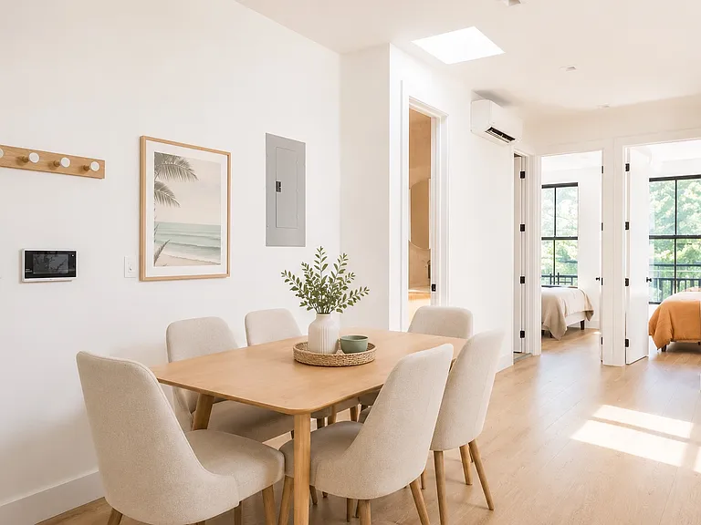 302 5th St #3B — Photo 3