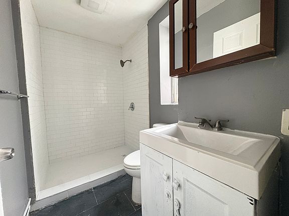 5th image of 71 Williams Ave #4