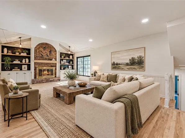 12001 Aberdeen Rd, Leawood, KS 66209