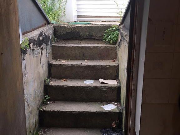 4th image of 120 Roosevelt Ave
