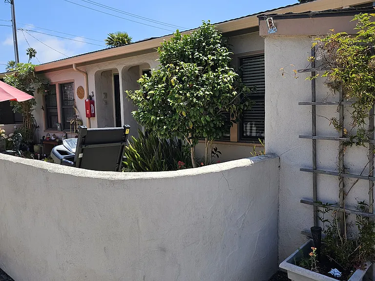 535 S Branciforte Ave #4 — Photo 3