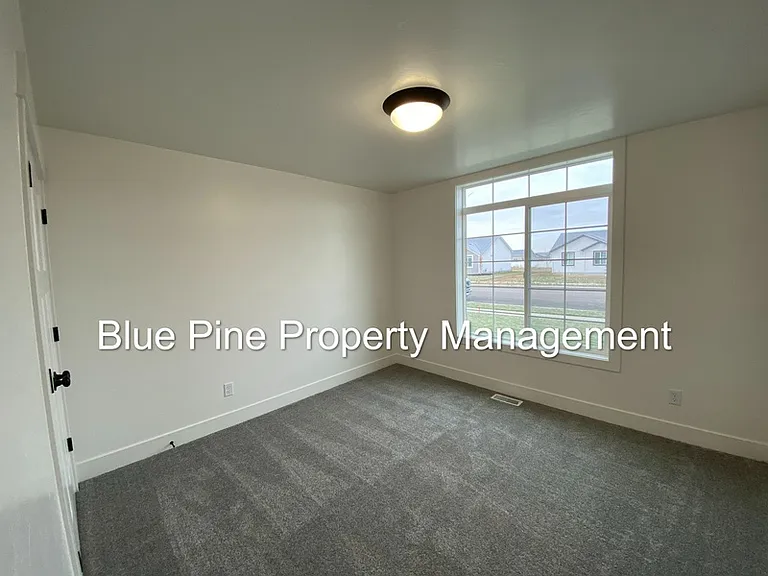 3840 Ventura Ave — Photo 8