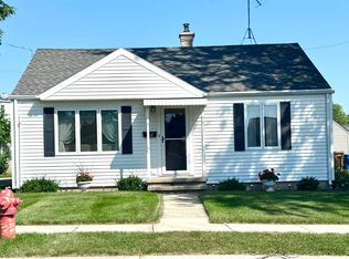 718 Roosevelt St, Menasha, WI 54952