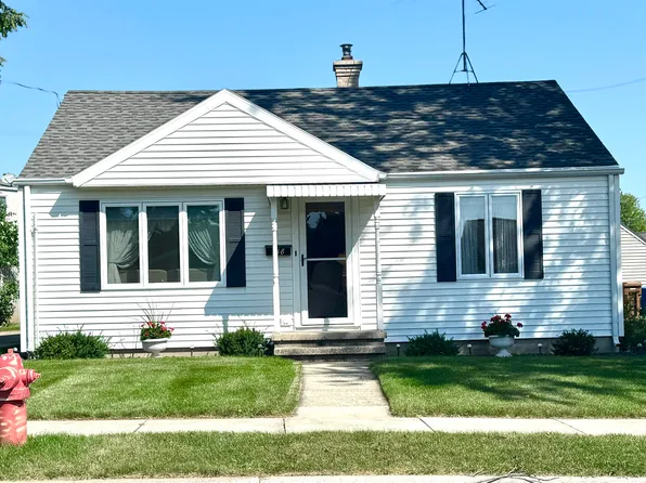 718 Roosevelt St, Menasha, WI 54952