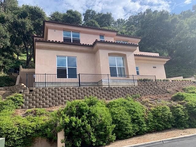 1st image of 1009 Chino St