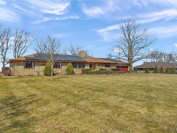 5918 Old Lake Shore Rd, Lake View, NY 14085