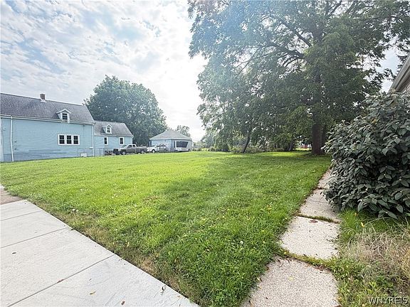 2nd image of 134 Stanton St
