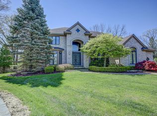 3225 Legacy Ct, West Bloomfield, MI