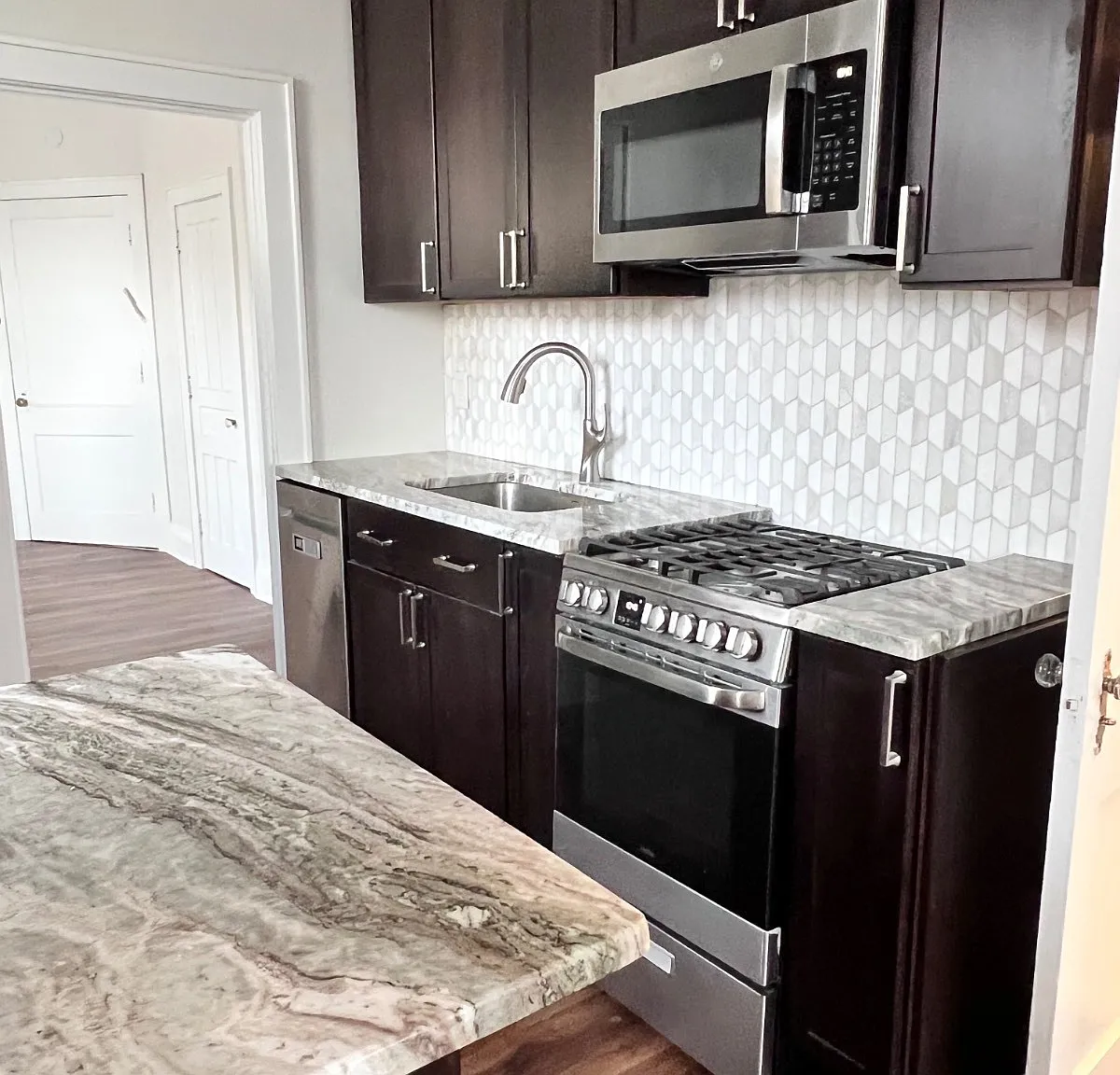 1 bed, 1.0 bath, 600 sqft, $1,595 — Photo 3