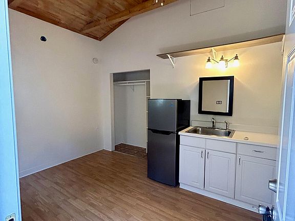 4th image of 1125 San Pascual St #C
