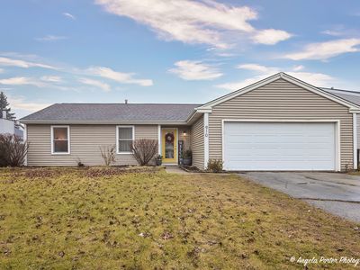 910 Quincy Ct, Island Lake, IL, 60042