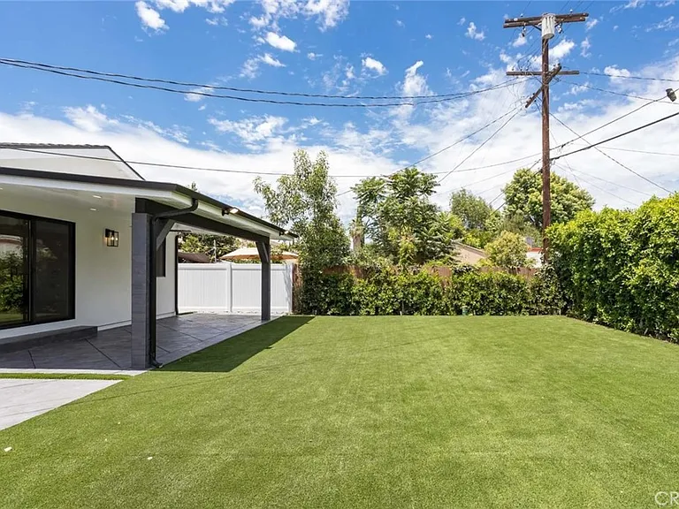 6942 Wystone Ave — Photo 14
