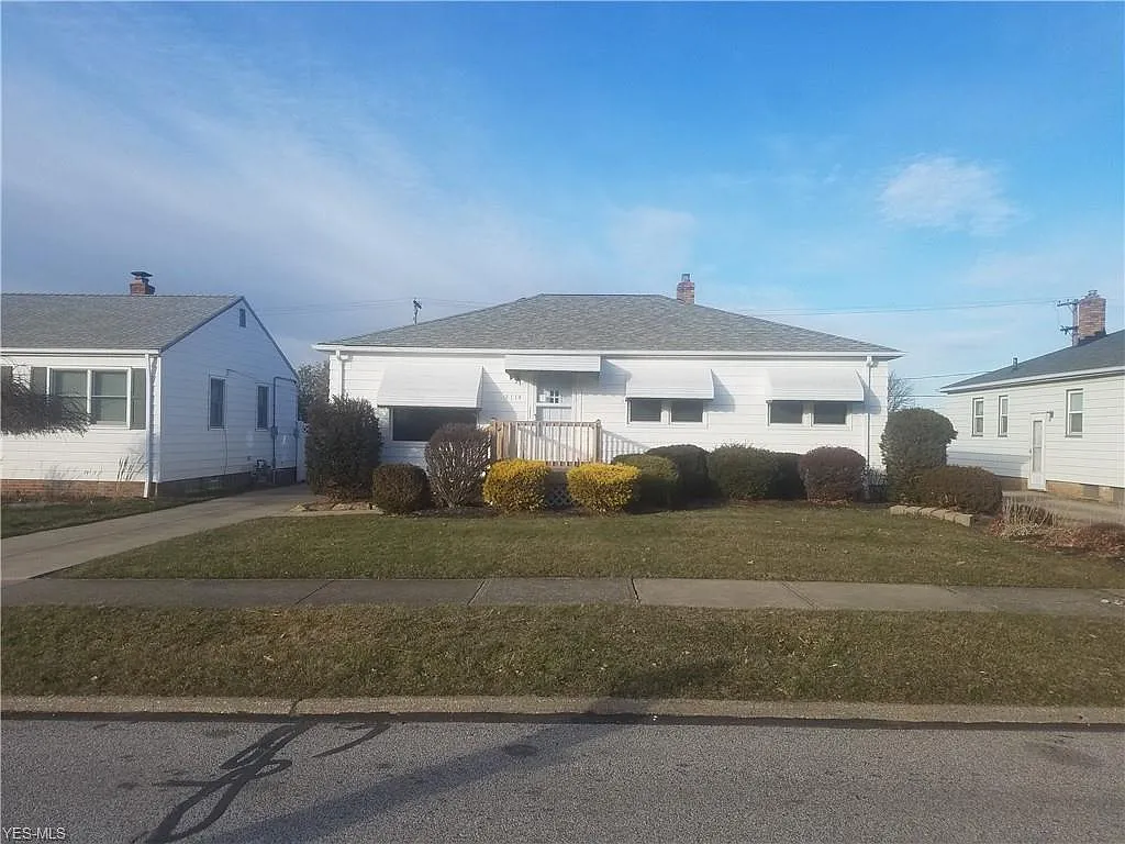 3114 Standish Ave photo 1