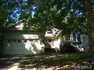 125 Jenny Lind Dr, Hendersonville, NC 28791