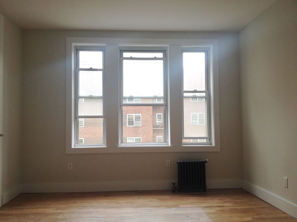 2nd image of 200 W 93rd St APT 3A