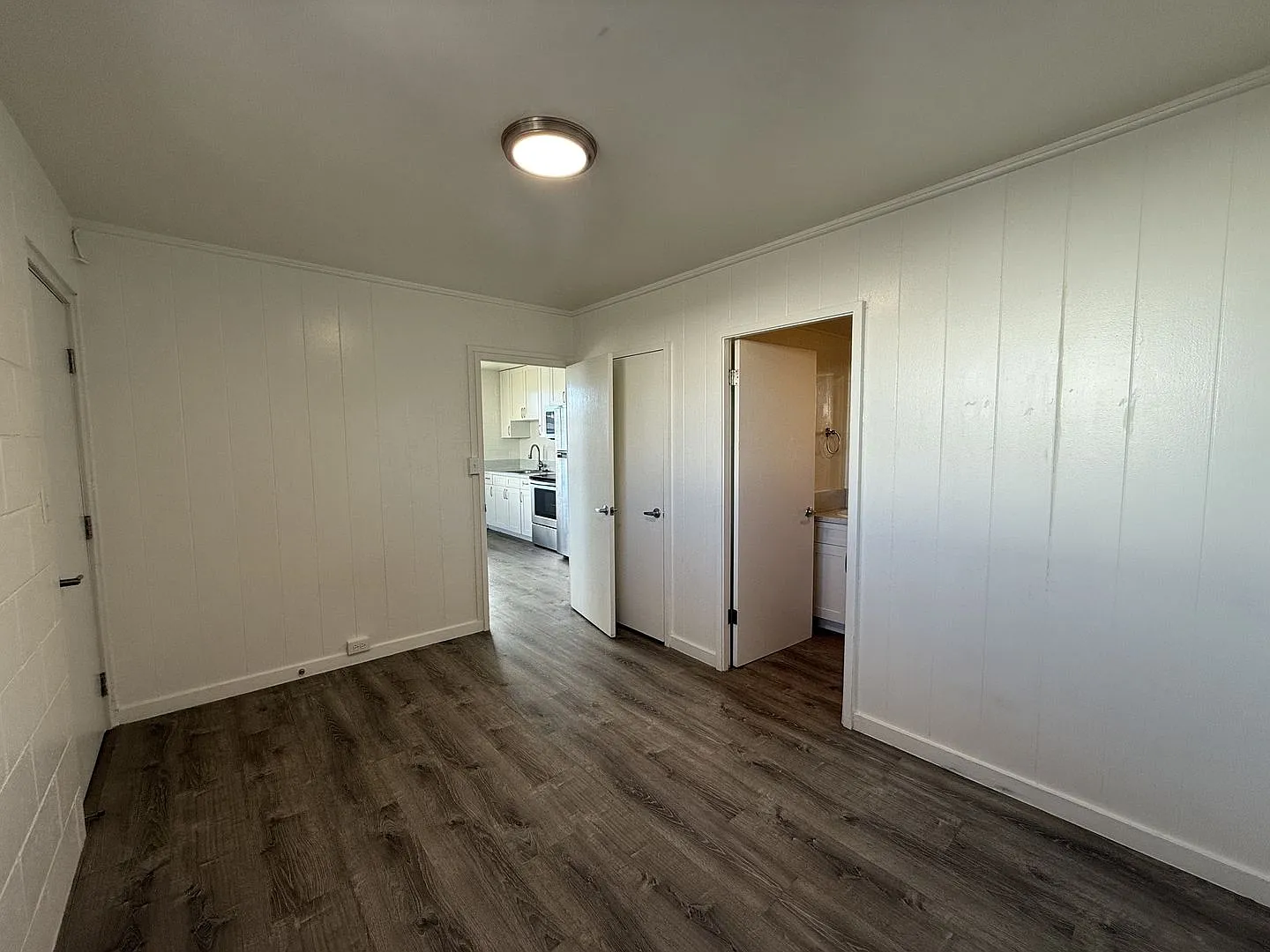 2048 S. Beretania — Photo 4