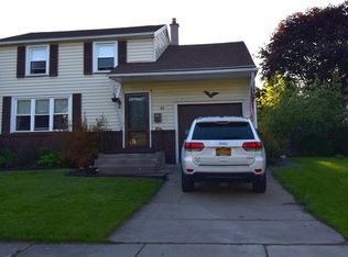 49 Yarmouth Rd, Rochester, NY 14610