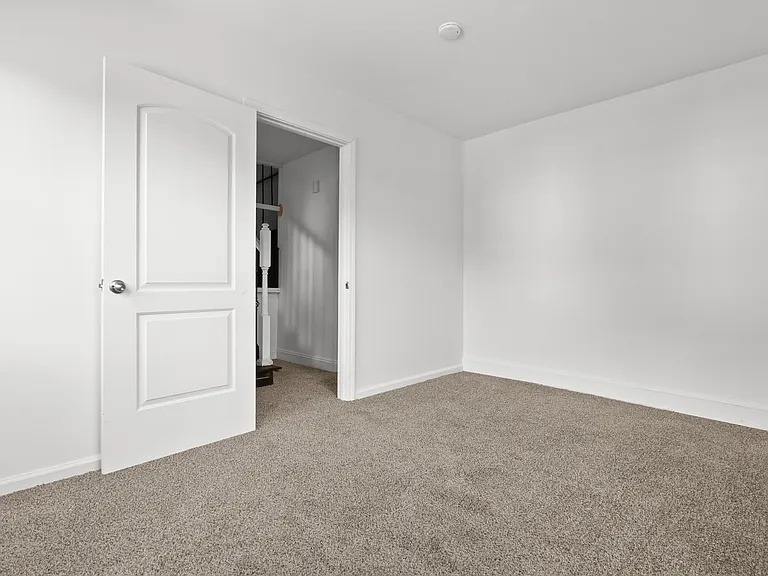 1006 Carlton Ave — Photo 14