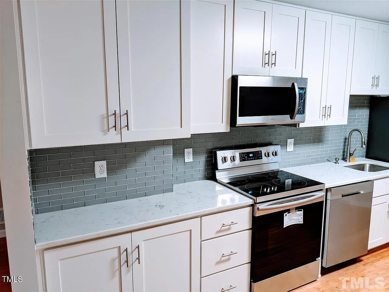 2 bed, 1.0 bath, 750 sqft, $1,375 — Photo 3