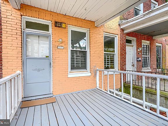 3rd image of 2515 Oswego Ave