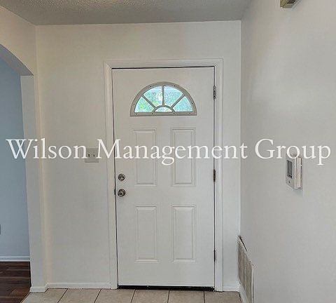 4th image of 2801 Camomile Dr