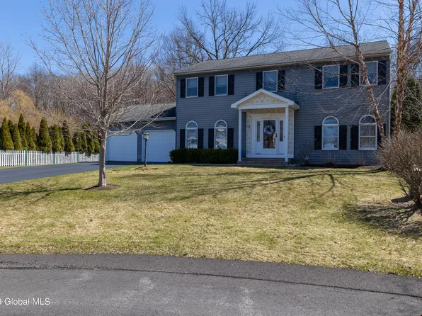 34 Dublin Court, Latham, NY 12110