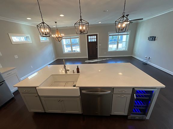 4th image of 2308 Echelon Ln