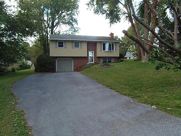 2nd image of 9 Country Ln