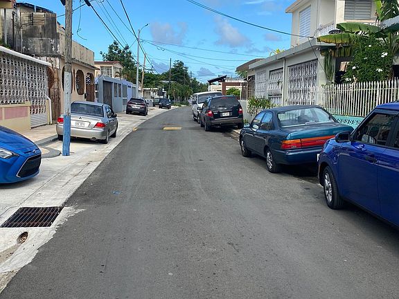 Exterior Neighborhood (street photo)