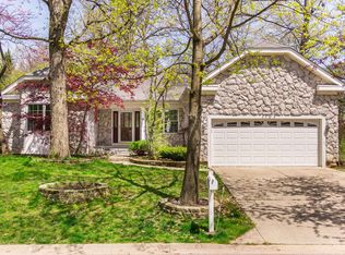 1107 Oak Ridge Dr, Streamwood, IL 60107