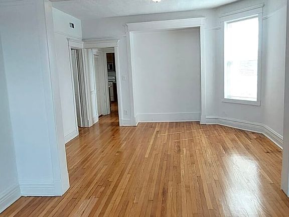 3rd image of 3503 W 26th St #10