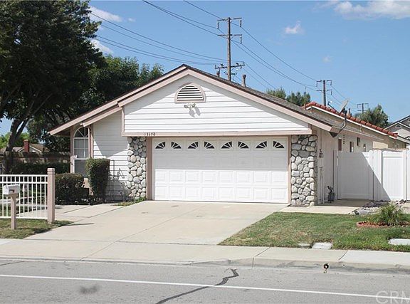 2nd image of 13690 Cypress Ave