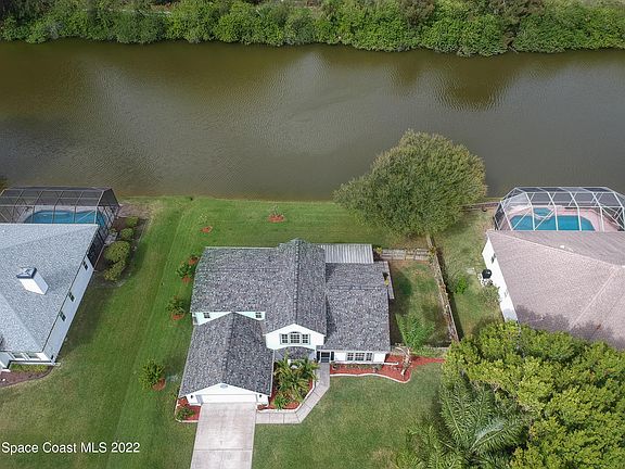 3rd image of 1487 Wellington Cir