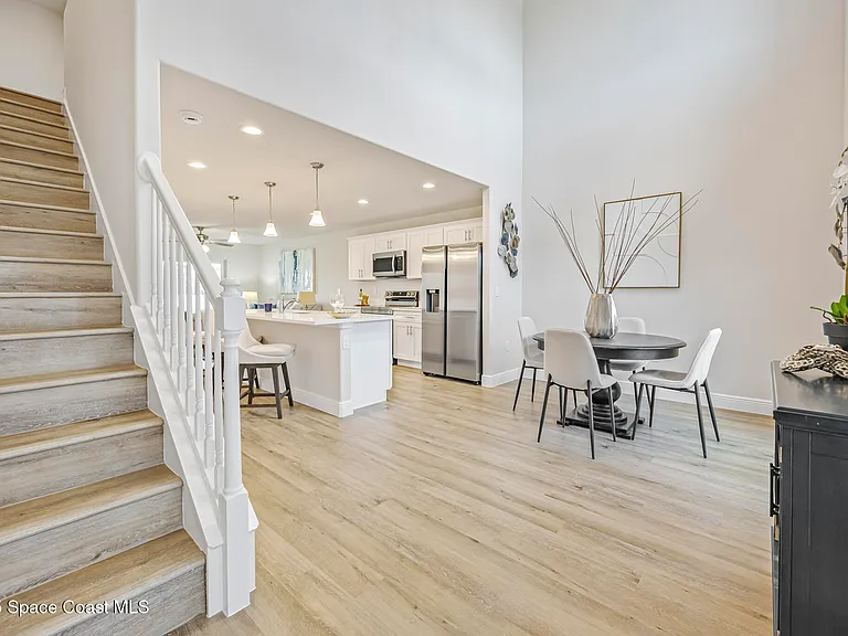 198 Hidden Woods Pl — Photo 2