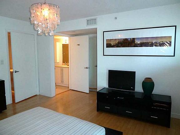 3rd image of 7600 Collins Ave APT 403