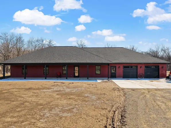 11218 N Crocker Rd, Brooklyn, WI 53521