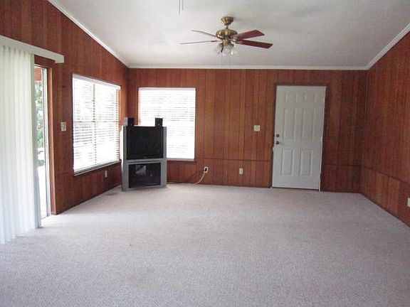 5th image of 212 Shady Shores Dr