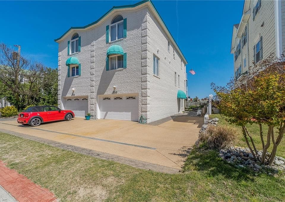 1st image of 2538 Bayview Ave