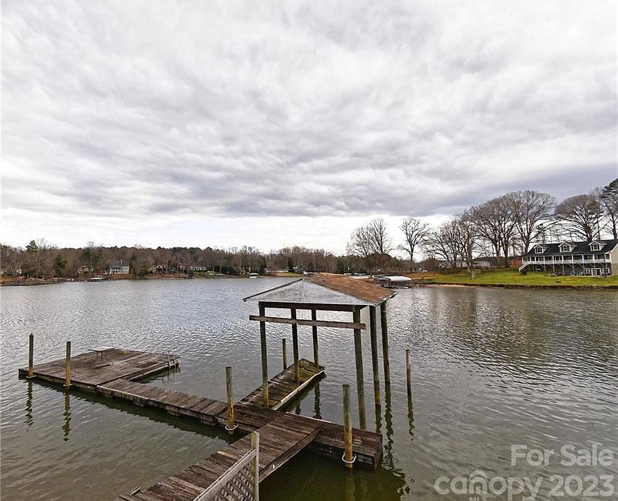 1st image of 7103 Wateredge Dr