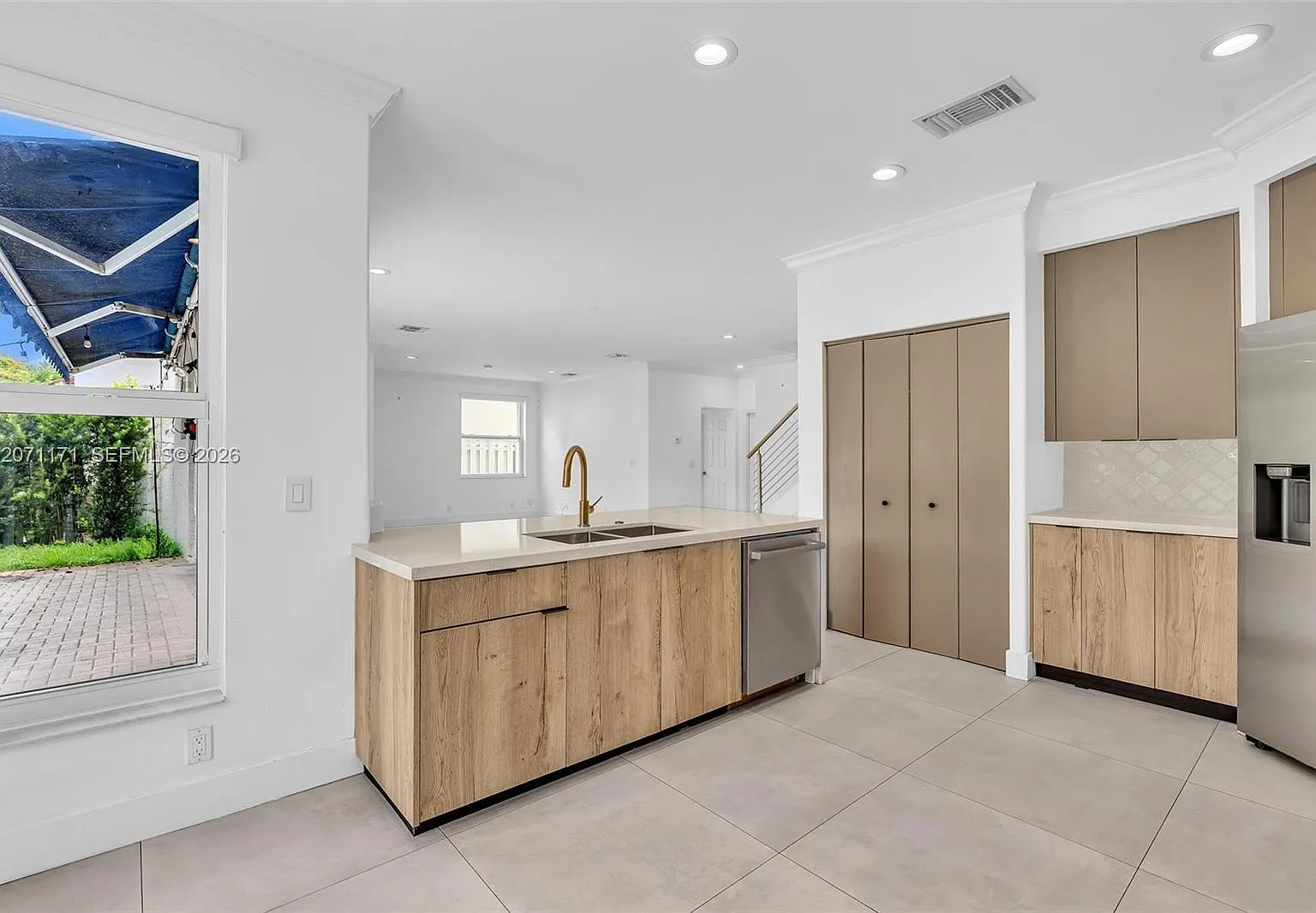 4 bed, 3.0 bath, 3200 sqft, $8,750 — Photo 1