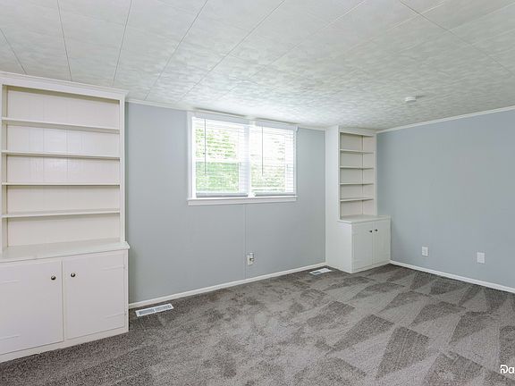 4th image of 291 Araminta Dr