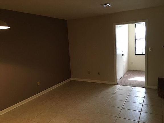 4th image of 2318 Sylvan Ct