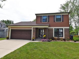 635 Waterford Ct, Roselle, IL 60172