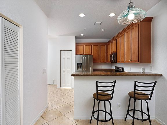 4th image of 261 E Bay Cedar Circle