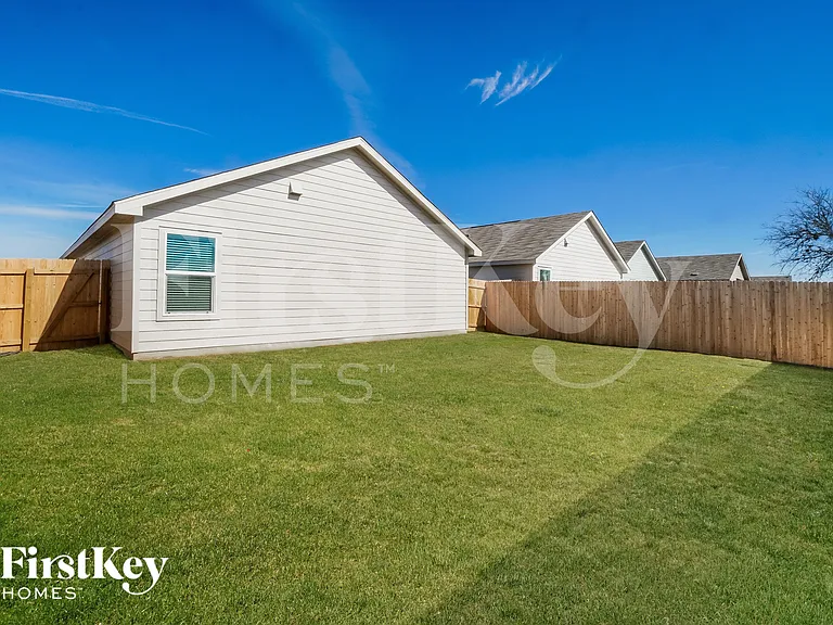 9211 Griffith Run — Photo 14