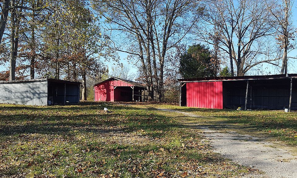 2nd image of 470 Philpot Rd